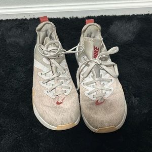 nike tennis shoes